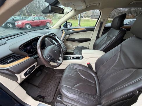 Used 2016 Lincoln MKC Select w/ Lincoln MKC Climate Package image 9
