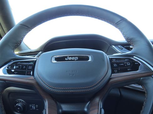 New 2025 Jeep Grand Cherokee L Summit image 23