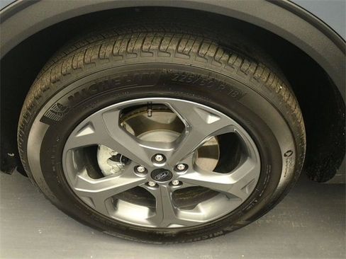 Certified 2025 Ford Escape ST-Line Elite image 16