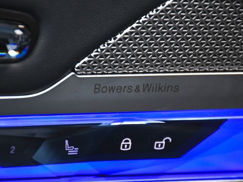 Used 2025 BMW 740i RWD image 12