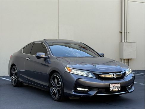 Used 2016 Honda Accord Touring image 3