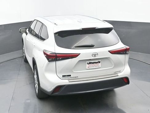 Used 2023 Toyota Highlander Limited image 15