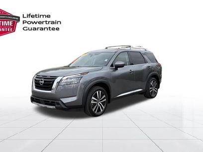 Used 2025 Nissan Pathfinder Platinum w/ Cargo Package