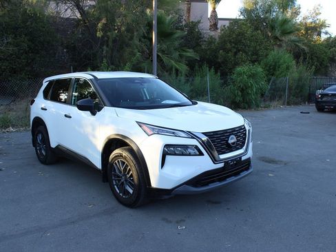 Used 2022 Nissan Rogue S FWD image 1