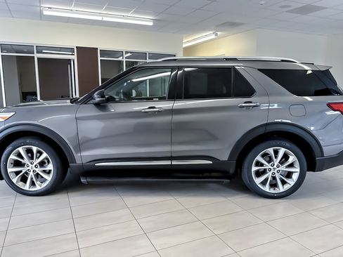 Used 2021 Ford Explorer Platinum w/ Equipment Group 601A AWD/4WD image 7