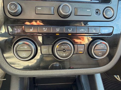 Used 2015 Volkswagen Eos Final Edition image 47