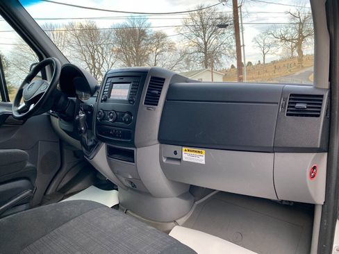 Used 2014 Mercedes-Benz Sprinter 3500 image 26