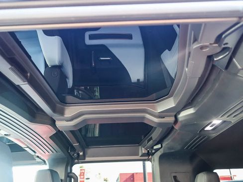 Used 2025 GMC Hummer EV 3X AWD/4WD image 27