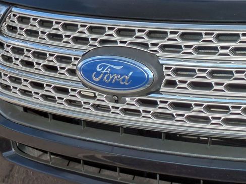 Used 2023 Ford Explorer Limited w/ Equipment Group 301A image 12