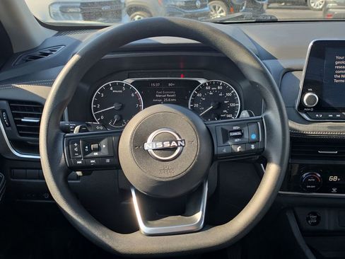 Used 2024 Nissan Rogue SV image 16