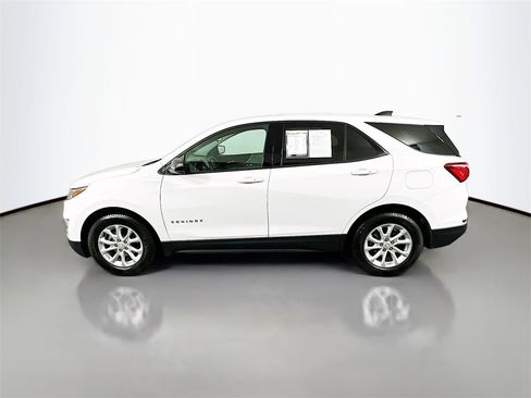 Used 2019 Chevrolet Equinox LS image 4