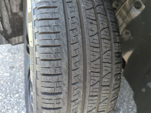 Used 2022 Volkswagen Tiguan SE R-Line image 48