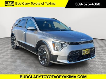 Used 2023 Kia Niro Wave w/ Wave Preserve Package