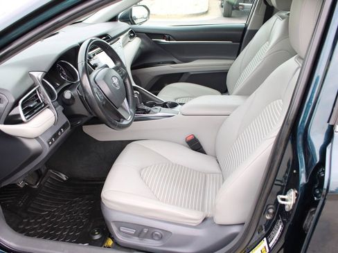 Used 2019 Toyota Camry SE image 15