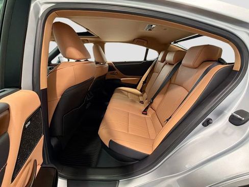 Used 2025 Lexus ES 300h Ultra Luxury image 21