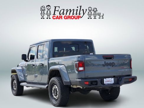 Used 2025 Jeep Gladiator Sport AWD/4WD image 3
