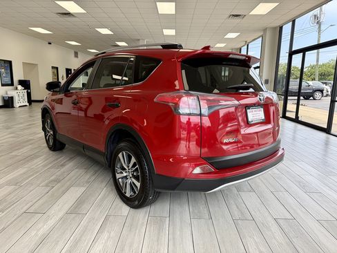 Used 2017 Toyota RAV4 XLE FWD image 7