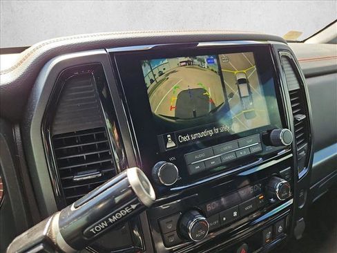 Used 2021 Nissan Titan PRO-4X w/ Pro-4x Convenience Package image 13