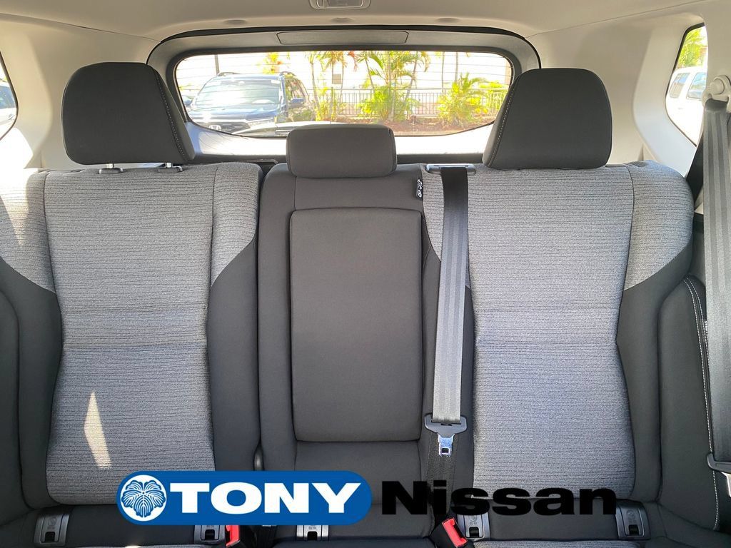 Used 2023 Nissan Rogue SV FWD image 18