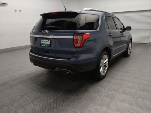 Used 2018 Ford Explorer XLT FWD image 9