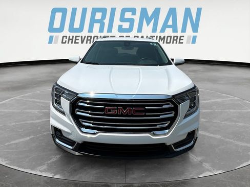 Used 2024 GMC Terrain SLT AWD/4WD image 8