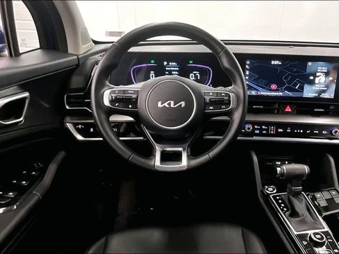 Used 2025 Kia Sportage EX FWD image 6