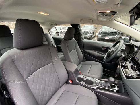 Used 2025 Toyota Corolla LE image 24