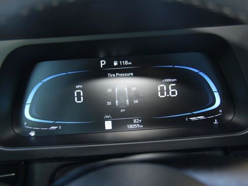 Used 2025 Hyundai Elantra Sport FWD image 13