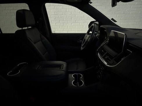 Used 2023 Chevrolet Tahoe Z71 w/ Luxury Package image 9