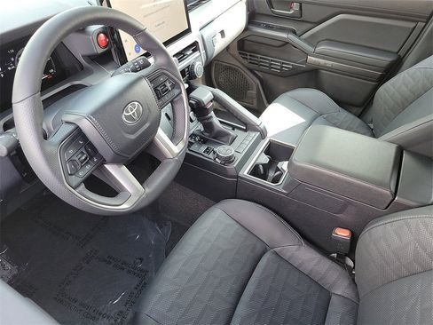 Used 2025 Toyota 4Runner Limited image 4