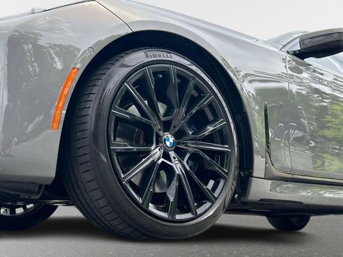 Used 2021 BMW 740i w/ M Sport Package RWD image 10