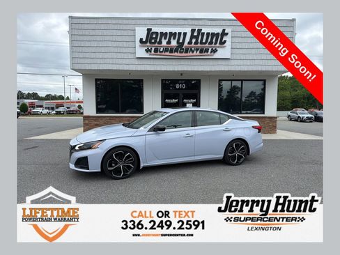 Used 2023 Nissan Altima 2.5 SR w/ SR Premium Package FWD image 1