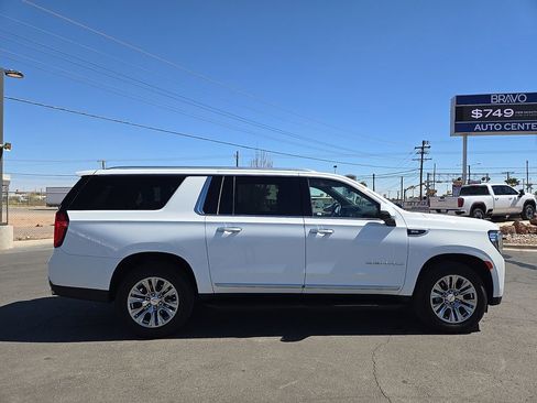 Used 2024 GMC Yukon XL Denali image 5