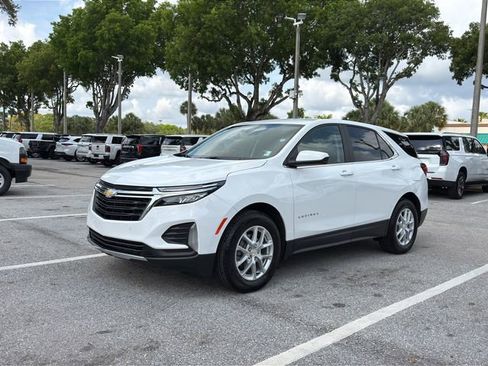 Used 2024 Chevrolet Equinox LT FWD image 3