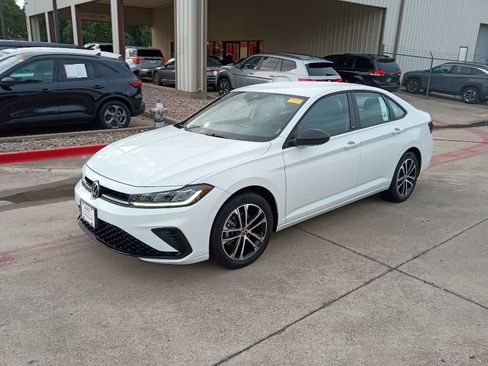 Used 2025 Volkswagen Jetta Sport FWD image 1