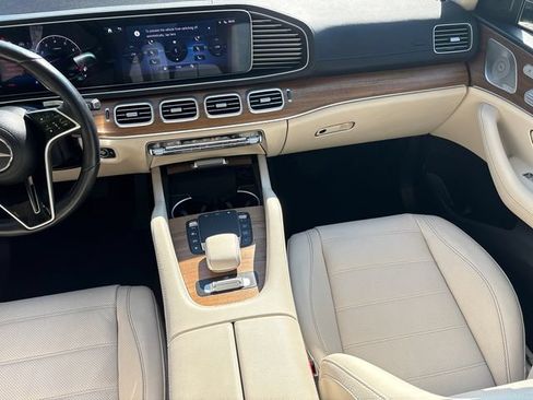 Used 2024 Mercedes-Benz GLS 450 4MATIC image 21