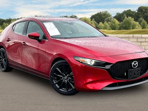 Used 2019 MAZDA MAZDA3 AWD Hatchback w/ Premium Pkg image 2