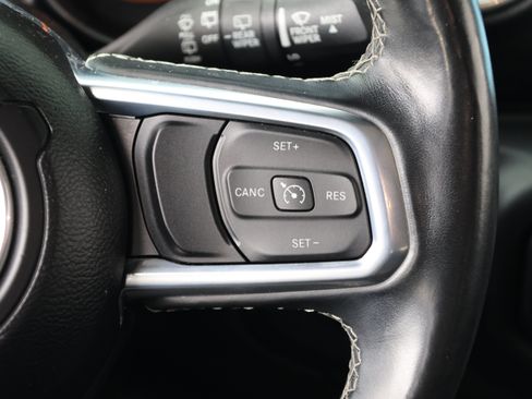 Used 2020 Jeep Wrangler Unlimited Sahara AWD/4WD image 21