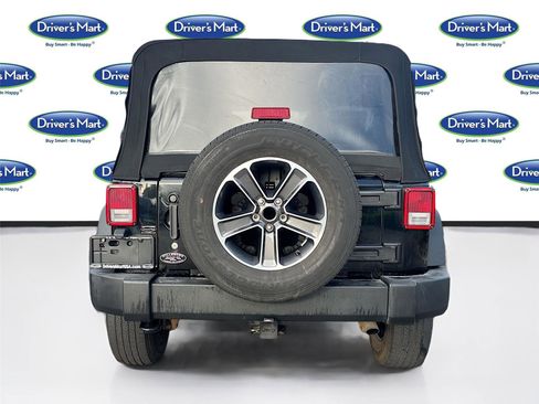 Used 2017 Jeep Wrangler Unlimited Sport w/ Dual Top Group image 7