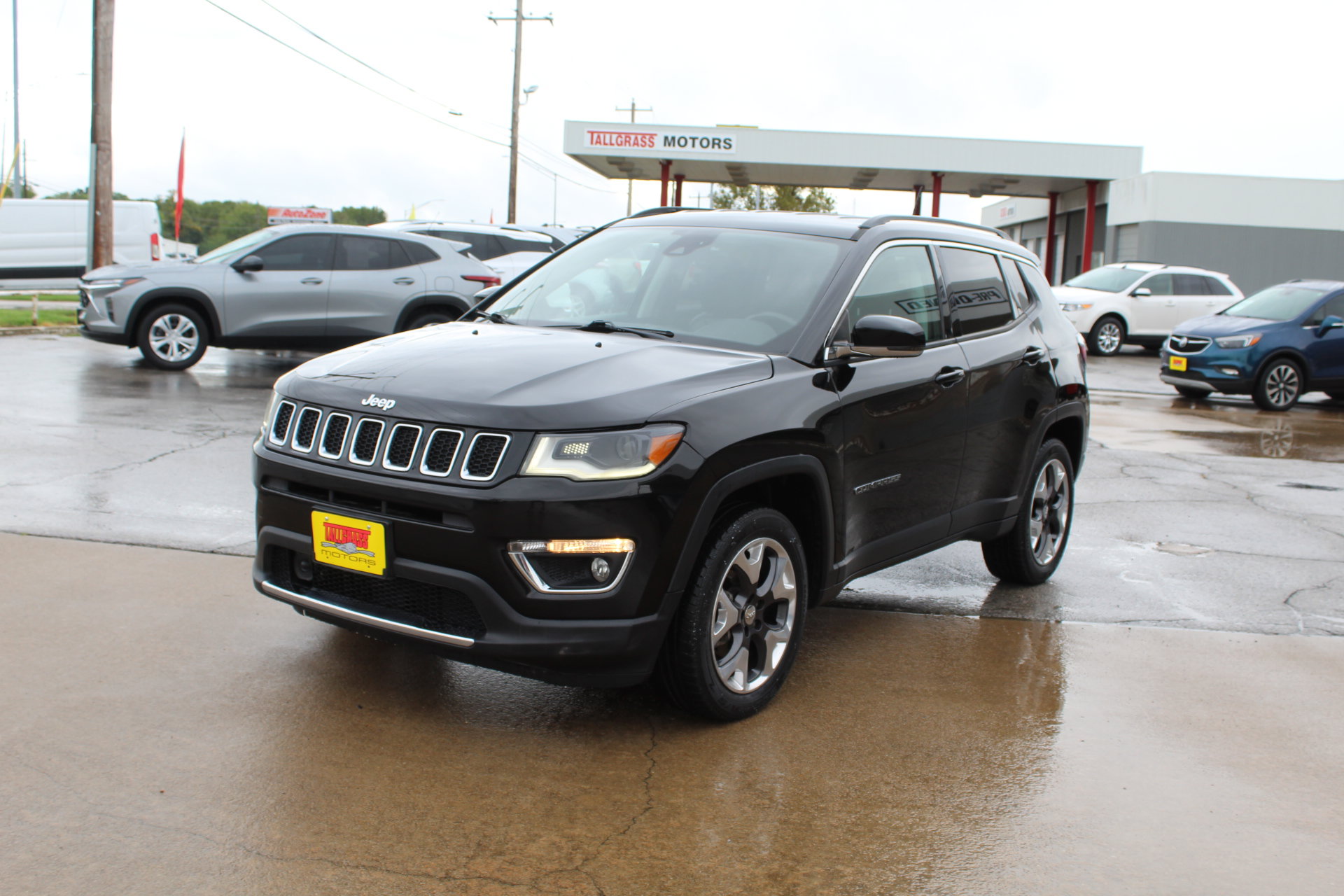 Used 2018 Jeep Compass Limited w/ Navigation Group AWD/4WD image 11