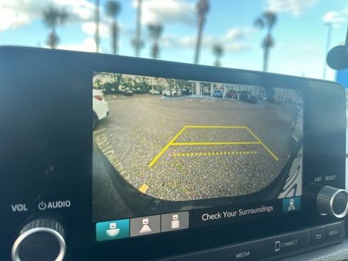 Used 2023 Honda CR-V EX image 11