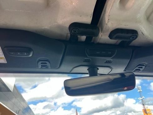 Used 2022 Jeep Gladiator Sport AWD/4WD image 16