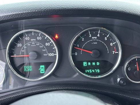 Used 2014 Jeep Wrangler Unlimited Sahara w/ Connectivity Group image 11