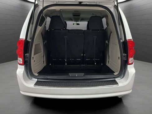 Used 2015 Dodge Grand Caravan SXT FWD image 18
