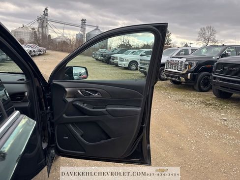 Used 2023 Chevrolet Traverse Premier image 85