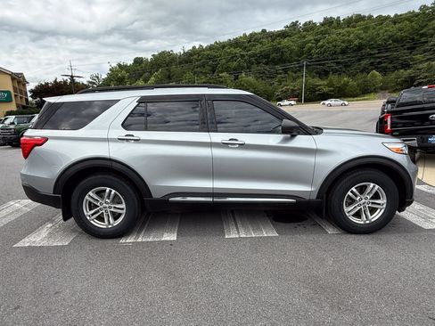 Used 2020 Ford Explorer XLT w/ Class III Trailer Tow Package AWD/4WD image 4
