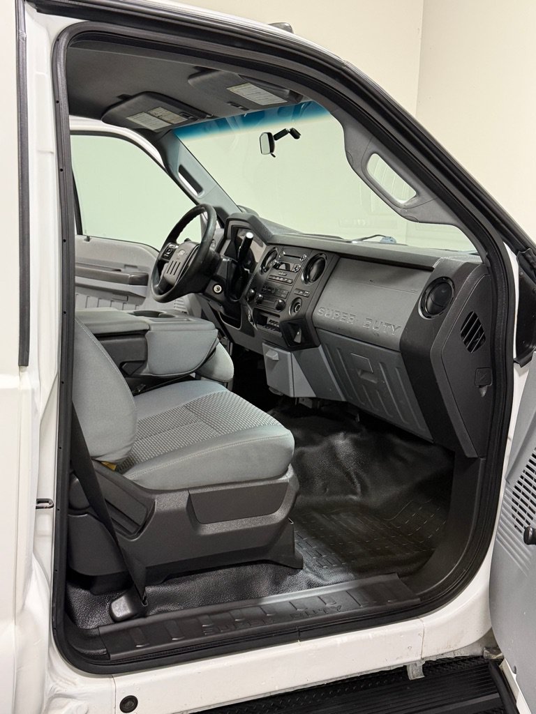 Used 2015 Ford F250 XL w/ XL Appearance Package AWD/4WD image 9
