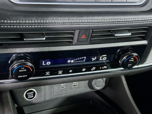 Used 2023 Nissan Rogue SV image 23