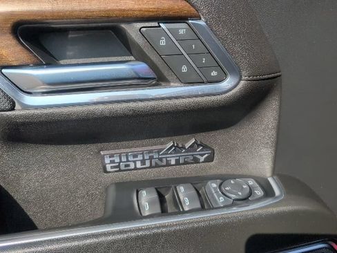 Used 2024 Chevrolet Silverado 1500 High Country w/ Technology Package AWD/4WD image 24