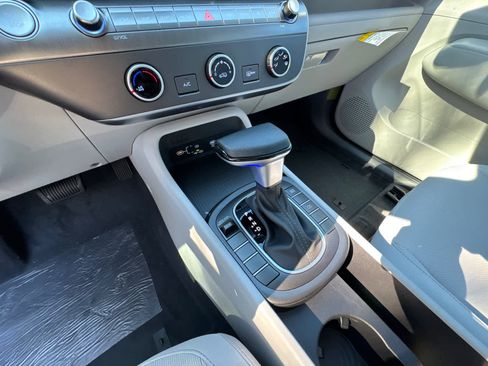 New 2026 Hyundai Kona SE image 23